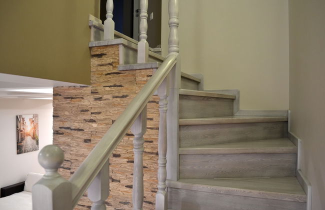 Townhouse Park & House - Photo 9