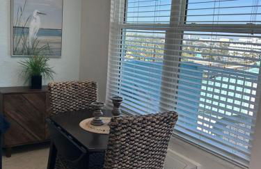 Beach Condo with Pool & Tiki Bar! - Foto 36