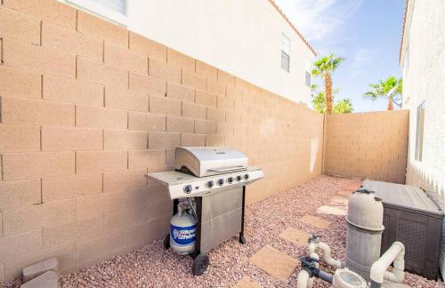 Gorgeous home away from home 3 bed 3 bath W/ pool - Foto 32