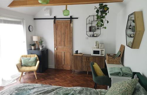 Stylish apartment in Horsham with parking and own entrance - Foto 11