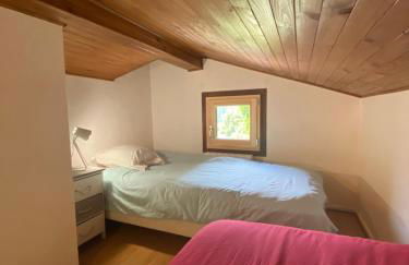 Logement mansardé dans maison avec jardin en bord de piste, vue montagne - Foto 8