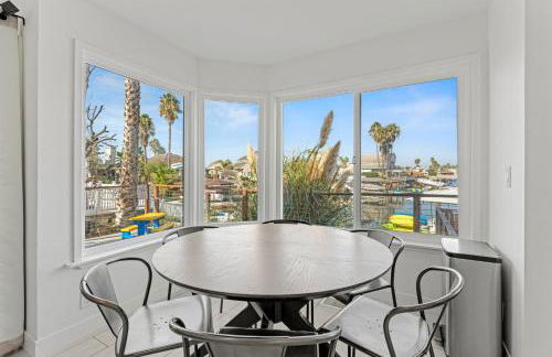 * Large Updated Waterfront Delta Manor Boat Dock * - Foto 20