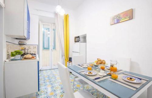 Lovely apt in Sorrento Old town Close to the Beach - Photo 2