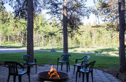 Lumberjack Lodge by KABINO Hot Tub Fire Pit Satellite WiFi Grill Large Porch - Foto 37