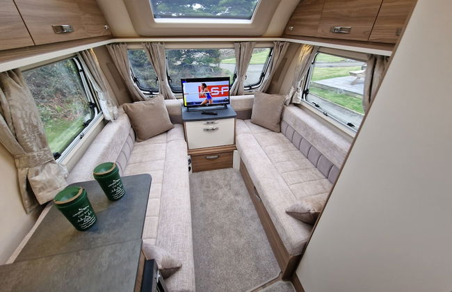 Brand new Touring Caravan Sited all Setup Ready - Photo 21