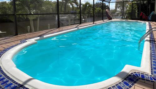 House With A BoatYour Private Waterfront Resort - Foto 4