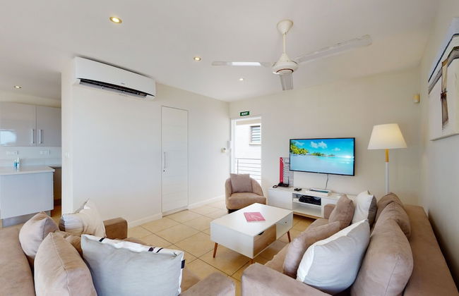 Bon Azur Beachfront Suites & Penthouses with LOV - Photo 30