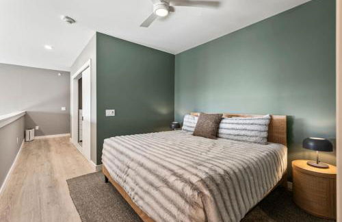 Penthouse Luxury with Pool Patio and City View plus Walk to Broadway - Foto 31