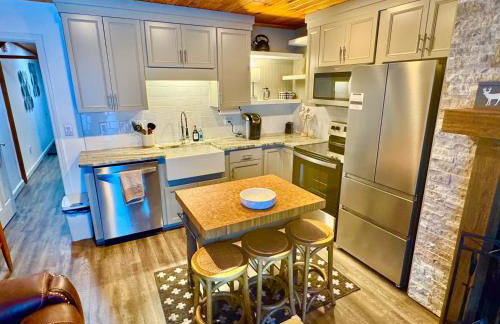 The Sugar Suite - Renovated with a View! Ski IN-OUT! Heated POOL, Hot tub, sauna, gym, AC, EV, adjustable bed - Foto 11