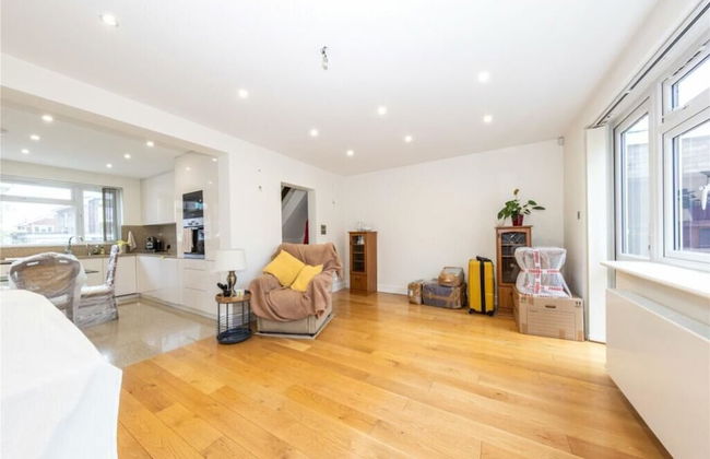 Beaconsfield - Photo 9