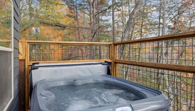 Brand New Hot Tub Axe Throwing Firepit Arcade - Foto 2, Habitación