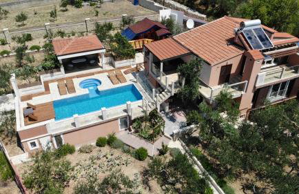 Villa LKL, heated private pool, secluded and with a great view - Photo 3