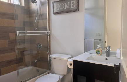 LA Dream Gem - Beautiful Home with Spa - Foto 42