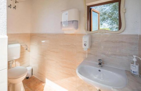 4 Bedroom Nice Home In Buje - Foto 46