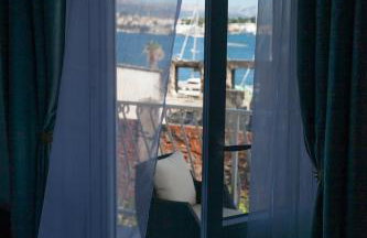 ANGEL BY THE SEA LUXE Apartment - Photo 22
