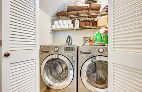 Lakefront Cabin Retreat with Dock in Robbinsville! - Foto 15