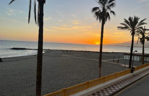 Primera linea de playa en Torrenueva - Foto 10