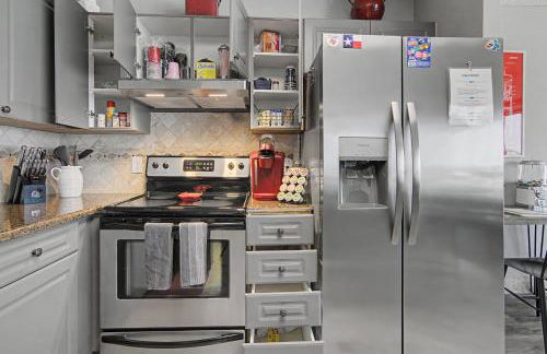 Shop and Dine Fort Worth Condo with Racetrack Views! - Photo 21