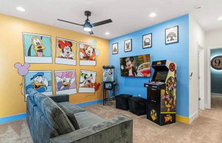 Upstay Pristine 3BR Home with Private Pool & BBQ - Foto 7