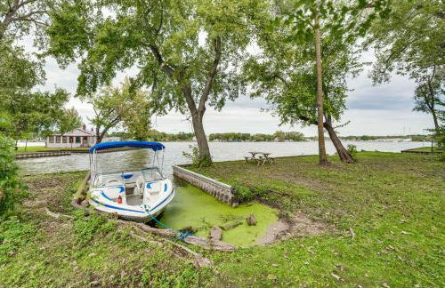 Island Retreat on Pistakee Lake Deck and Gas Grill! - Photo 2