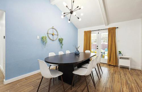 Best of Desoto 4BR, 3BA with Pool, HotTub, Cinema - Foto 10