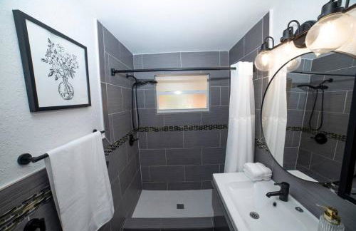 3-Bedroom Tropical Villa with Heated Pool in Fort Lauderdale - Foto 31