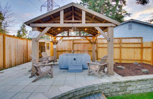 Modern Kirkland Home with Sauna and Outdoor Fireplace - Foto 28