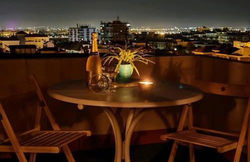 A un metro Sevilla. - Foto 3