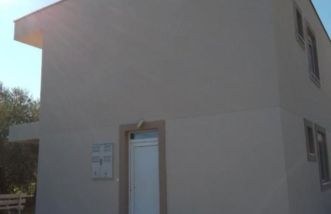 Adriatic Haven Cozy Tivat Apartment With a Terrace - Photo 3