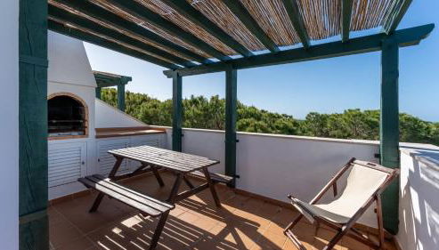 2 BDR House W/Terrace in Praia Verde by LovelyStay - Foto 4, sunbed