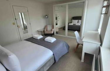 5 Bed Modern Cheltenham Town Centre Home - Photo 22