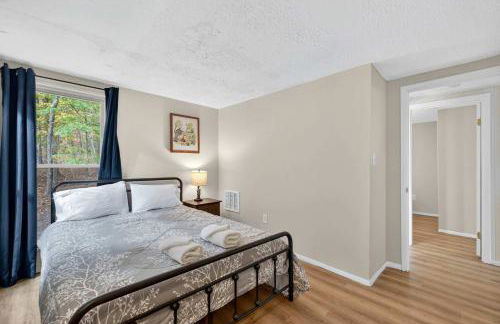 Wooded Chalet w Hot Tub & Indoor Pool, Gym Access - Foto 28