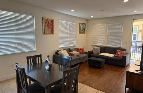 Cozy Charm Newark Retreat with Free Wifi and AC - Foto 3