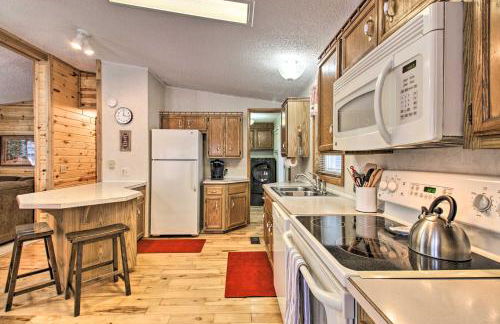 Cozy Crosby Cabin Near Serpent Lake and Main St - Foto 1