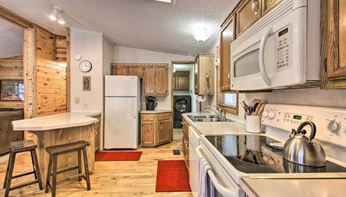 Cozy Crosby Cabin Near Serpent Lake and Main St - Foto 1