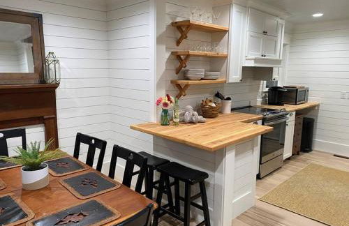 Walk to Bay Street and Historic Downtown Beaufort! Close to Parris Island MCRD!! - Photo 4