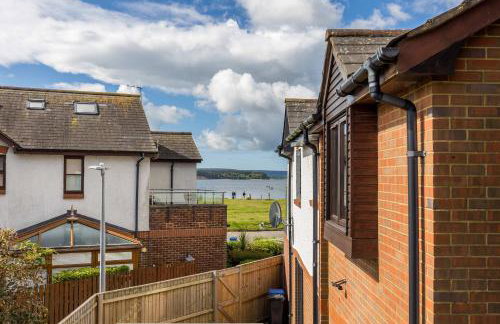 Spinnaker House-with Tesla Electric Charging Point - Foto 14