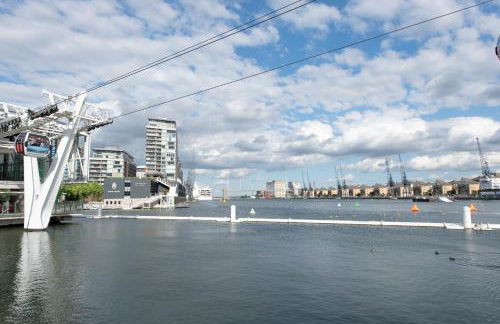 Penthouse with O2 Arena View, Free Parking & Portable AC - Foto 58