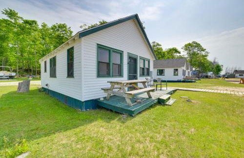 Beach and Dock Access Upper Peninsula Retreat 7 - Foto 1