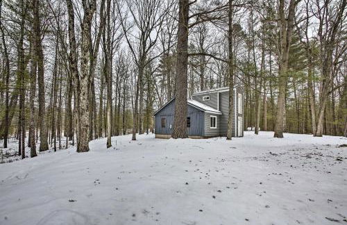 Remote Michigan Retreat on 10 Acres with Grill! - Foto 24