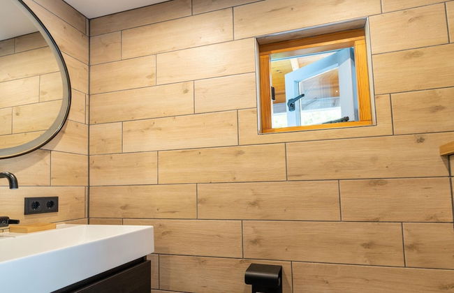 Holiday Home With Bubble Bath - Photo 14