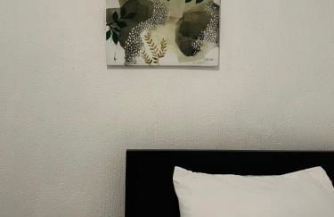 Modern 3-BR Home on Edge of City Center With Free Parking - Foto 29