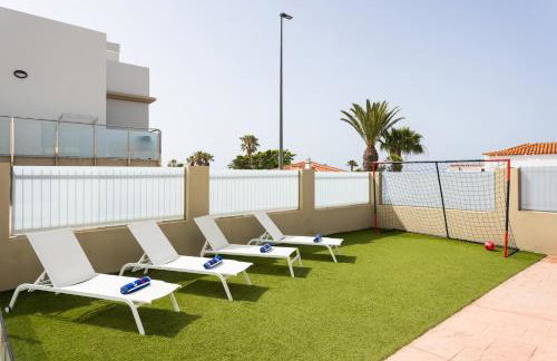 Private Luxury Villa with Pool near Golf Course & Marina - Photo 45