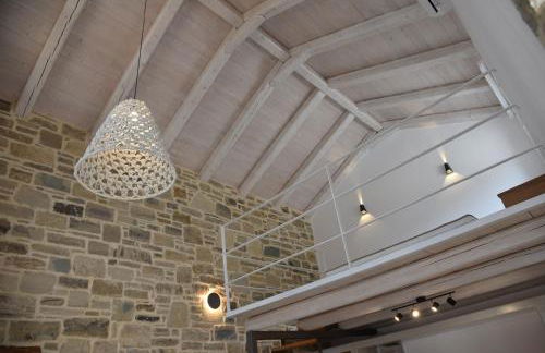 LAINI LUXURY SUITES - Photo 10