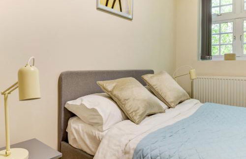 Redhill town centre apartment by Livingo - Foto 6