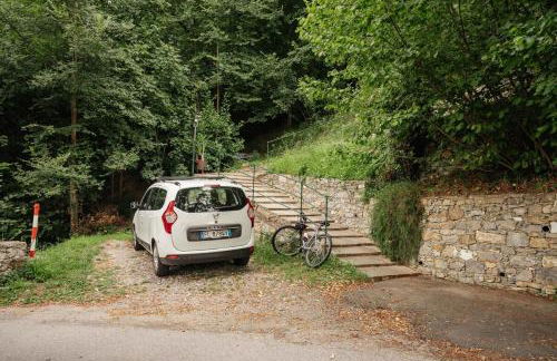 8 beds- surrounded by greenery with parking - Foto 26