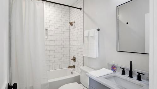 Brand New Cottage in Downtown Mobile! Walking-distance to Heart of Downtown! - Foto 5, towels, Shower