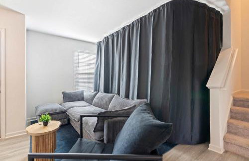 4BR Townhouse King Bed 2-Story Near NC State - Foto 39