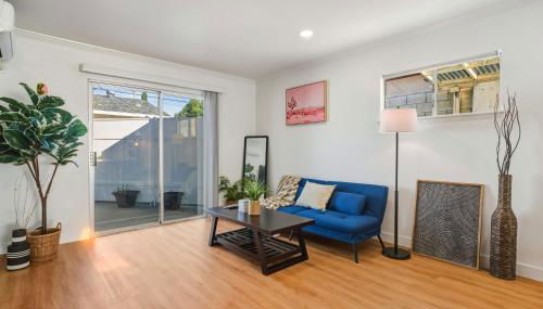 Spacious 4BR House Free Parking w Backyard BBQ - Foto 2