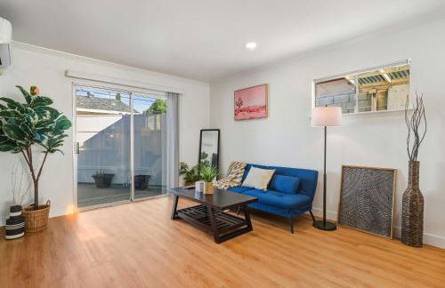 Spacious 4BR House Free Parking w Backyard BBQ - Foto 2